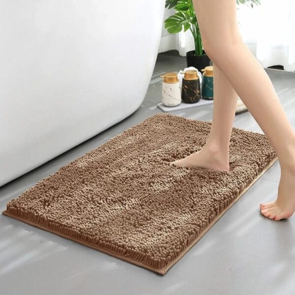 Chenille badmat voor badkamer, zacht en comfortabel voor voeten.