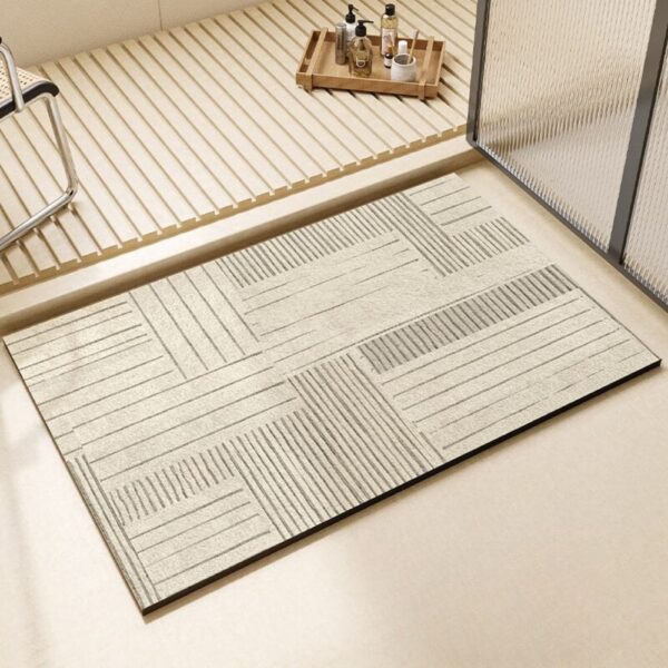 Donker diatomiet badmat met geometrisch patroon voor badkamer.