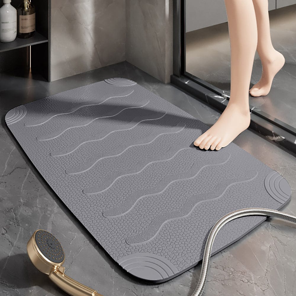 Italiaanse inloopdouchemat met golfpatroon, anti-slip, modern badkamerontwerp.