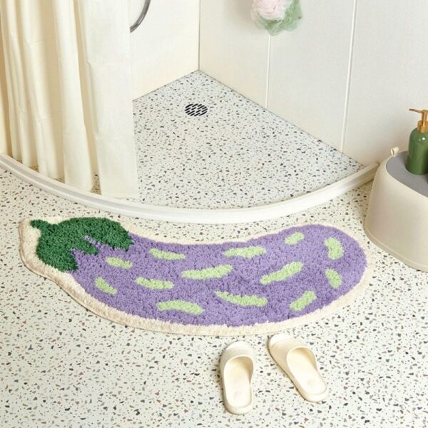 Paarse auberginevormige badmat voor badkamer, decoratief en waterafstotend.
