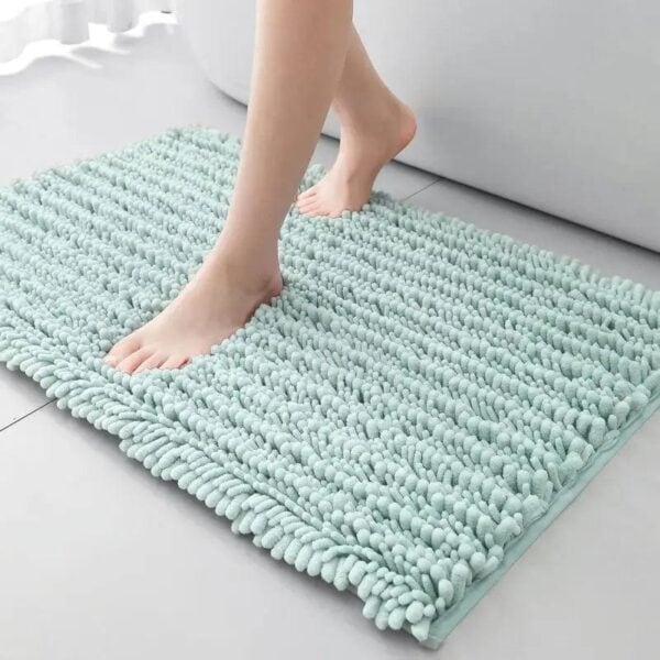 Chenille badmat blauw turkoois groot formaat voor badkamer.