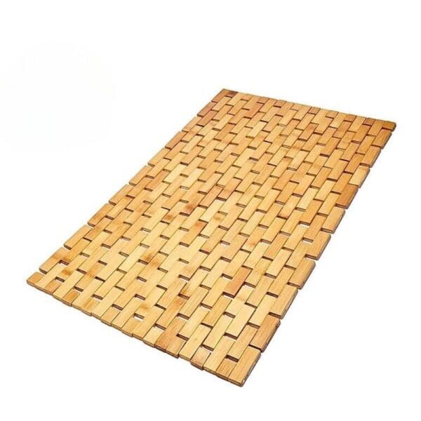 Kleine bamboe badkamer mat met vloerpatroon.