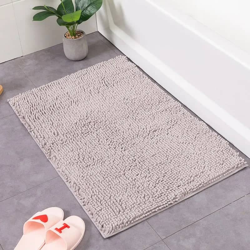 60x90 Bath Mat, Soft Chenille Bathroom Rug Near Bathtub.