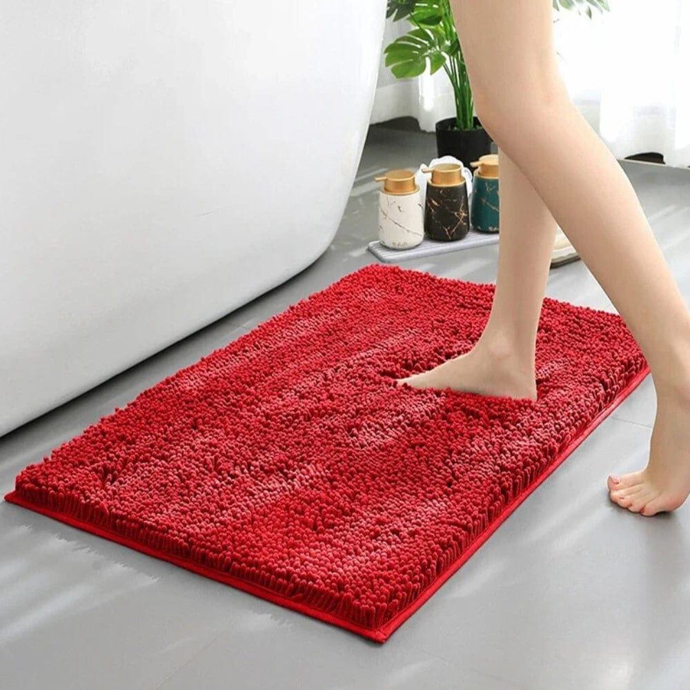 Red Chenille Bath Mat for Bathroom, Soft and Absorbent.